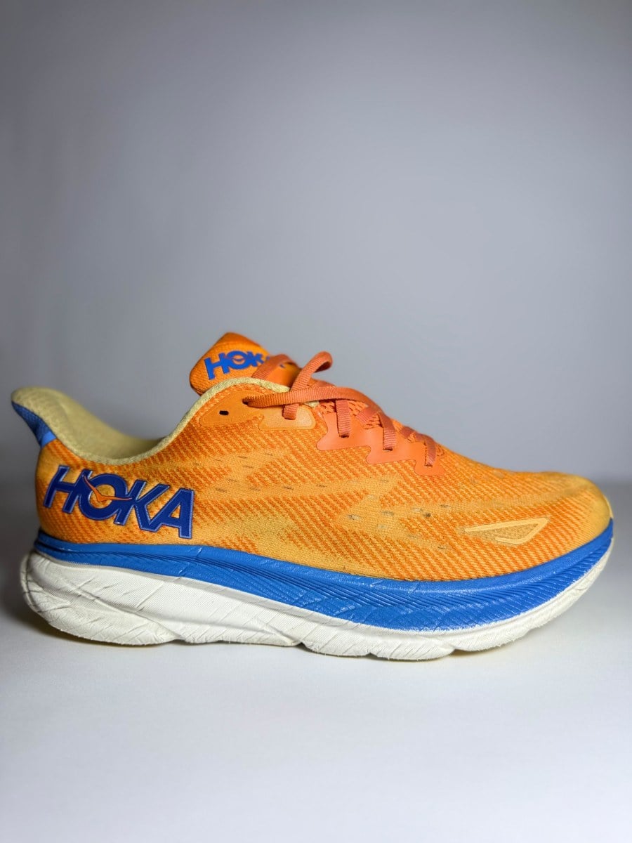 Hoka Clifton 9 pre-owned shoes by Hoka